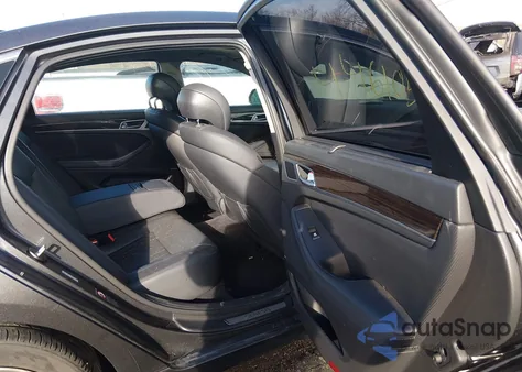 2017 Genesis G80 3.8 z USA, uszkodzony, nr VIN KMHGN4JEXHU210414